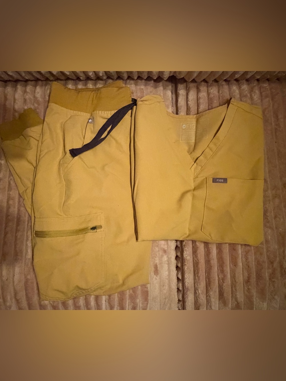 ⭐️FIGS Jogger Scrub Set in Mustard Yellow/Gold⭐️